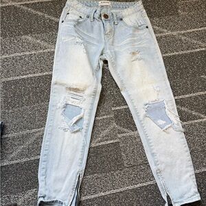 One Teaspoon Light Blue Distressed Boyfriend Jeans
24 inseam 
Low rise